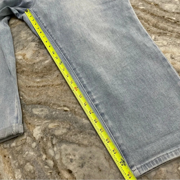 Soft Surroundings The Ultimate Denim Pull-On Crop Jeans in everwash straight leg - Picture 7 of 15